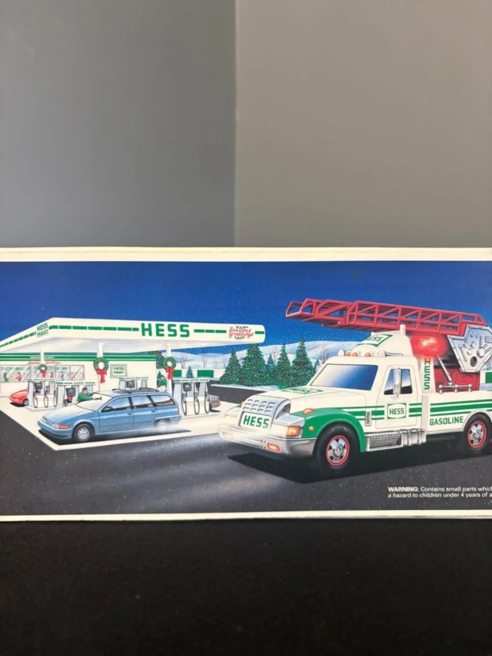 Hess 1994 Gas & Oil Advertising Truck in Box - White Green Red